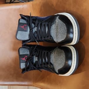 Jordan 1 Mid sz 12